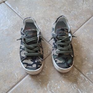 Jellypop Camouflage Slip On Sneakers Size 7.5